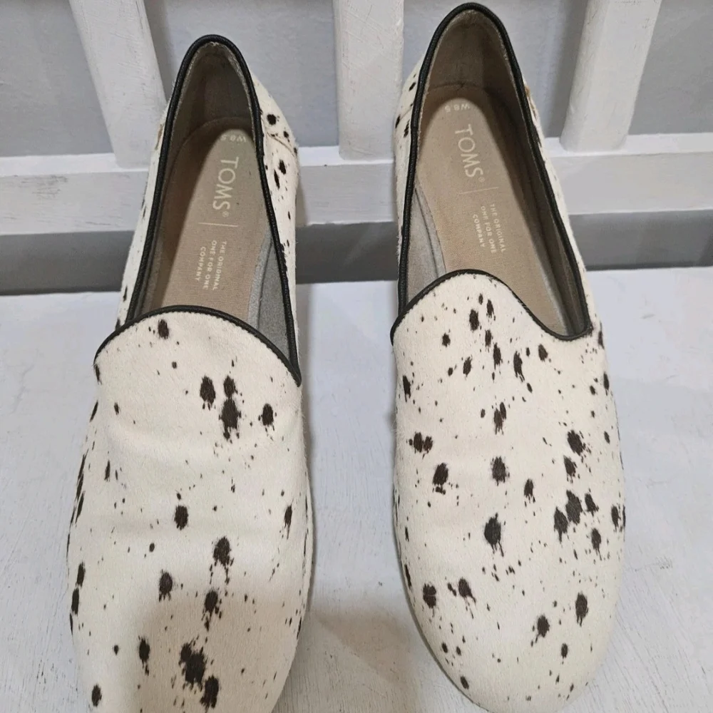 Toms Womens Darcy Canvas Birch Spotted Cow Slip On Loafers 10015791 Size 8.5